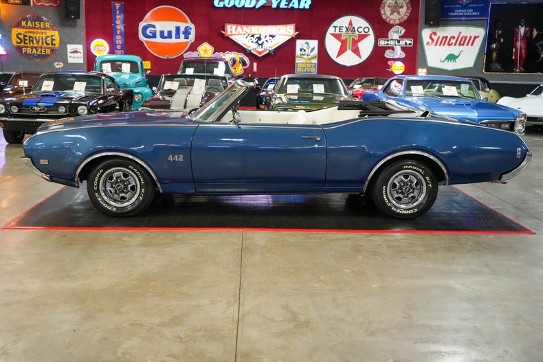 1969 Oldsmobile 442 Convertible 3