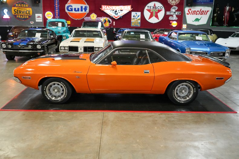 1970 Dodge Challenger R/T 11