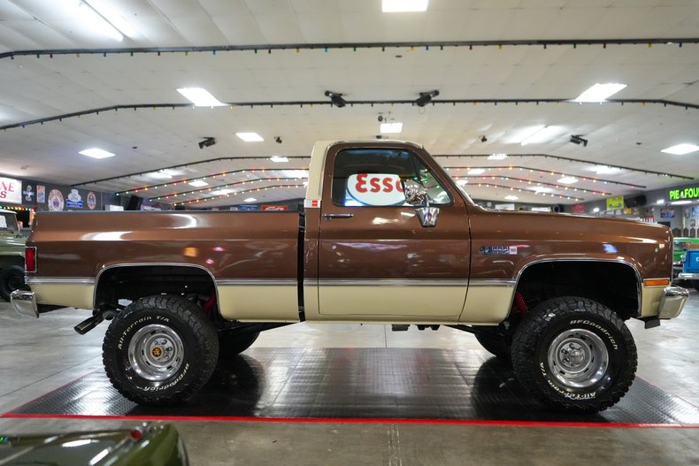 1984 GMC Sierra K1500 Short Bed 4x4 23