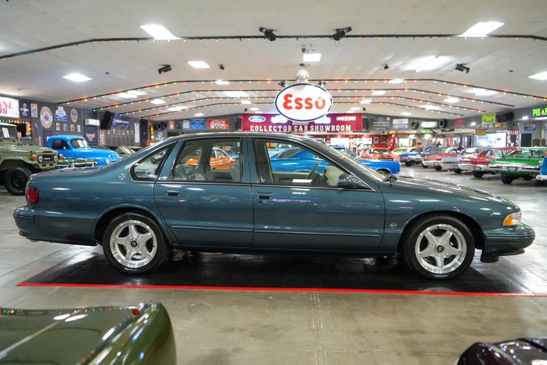 1996 Chevrolet Impala SS 23
