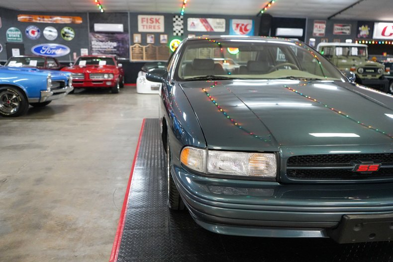 1996 Chevrolet Impala SS 28