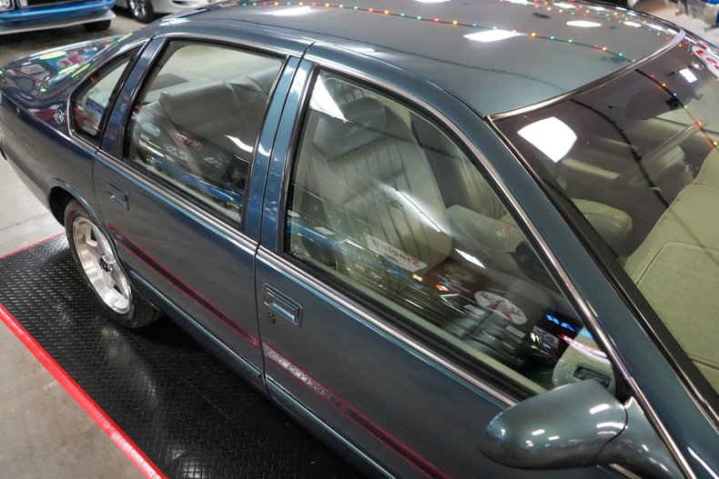 1996 Chevrolet Impala SS 34