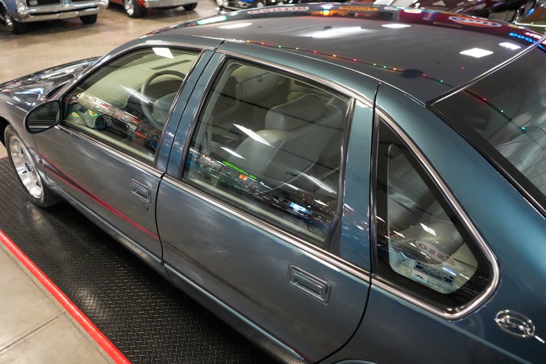 1996 Chevrolet Impala SS 37