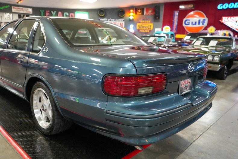 1996 Chevrolet Impala SS 42
