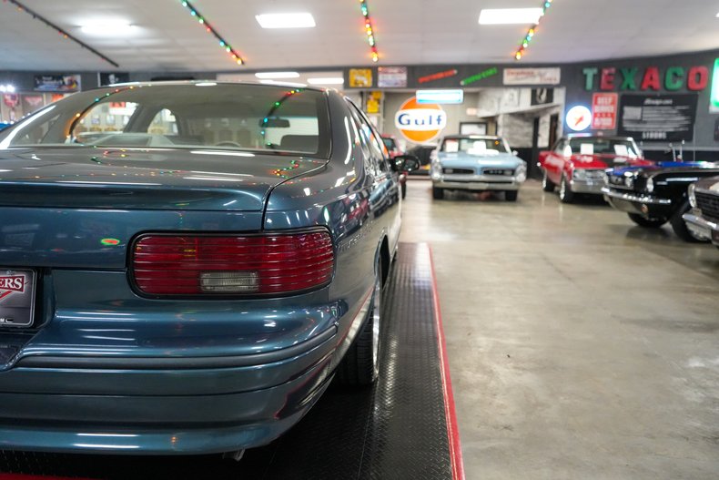1996 Chevrolet Impala SS 44