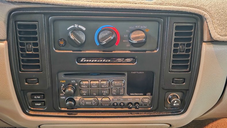1996 Chevrolet Impala SS 64