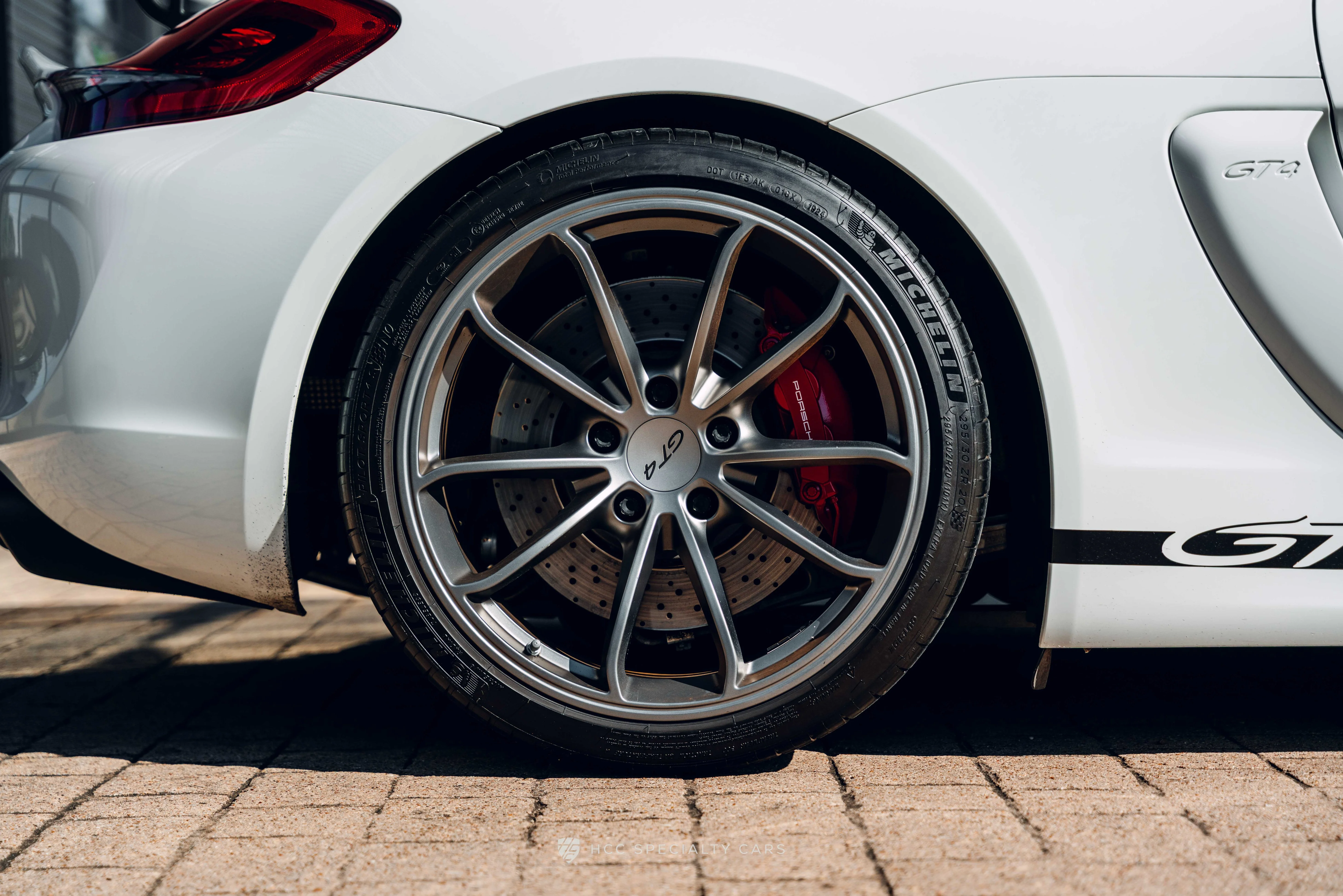 2016 Porsche Cayman GT4 - Photo 12