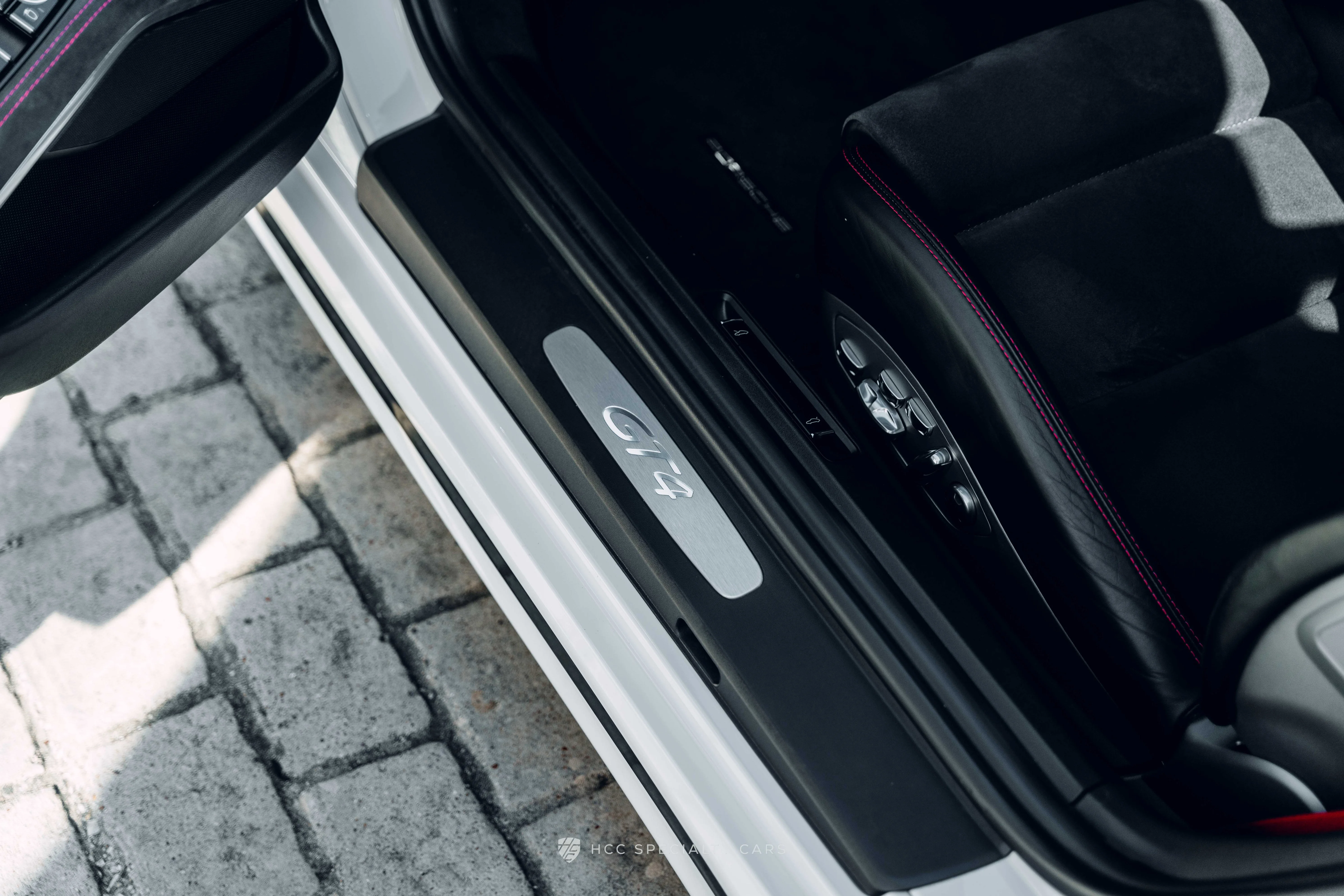 2016 Porsche Cayman GT4 - Photo 36