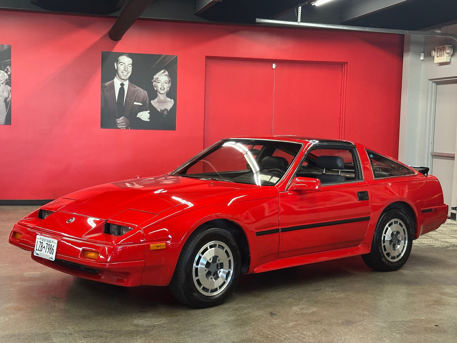 木ペントレ 1986 Nissan 300ZX | Hollywood Motors
