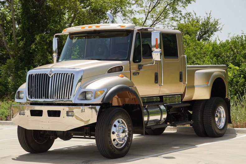 2006 International 7400 SR525 CXT 4X4 | Hotrod Collection