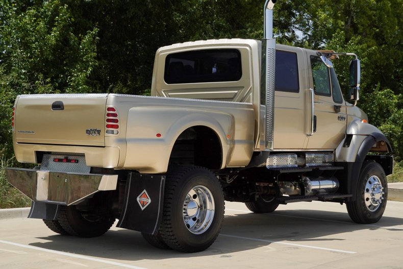 2006 International 7400 SR525 CXT 4X4 | Hotrod Collection