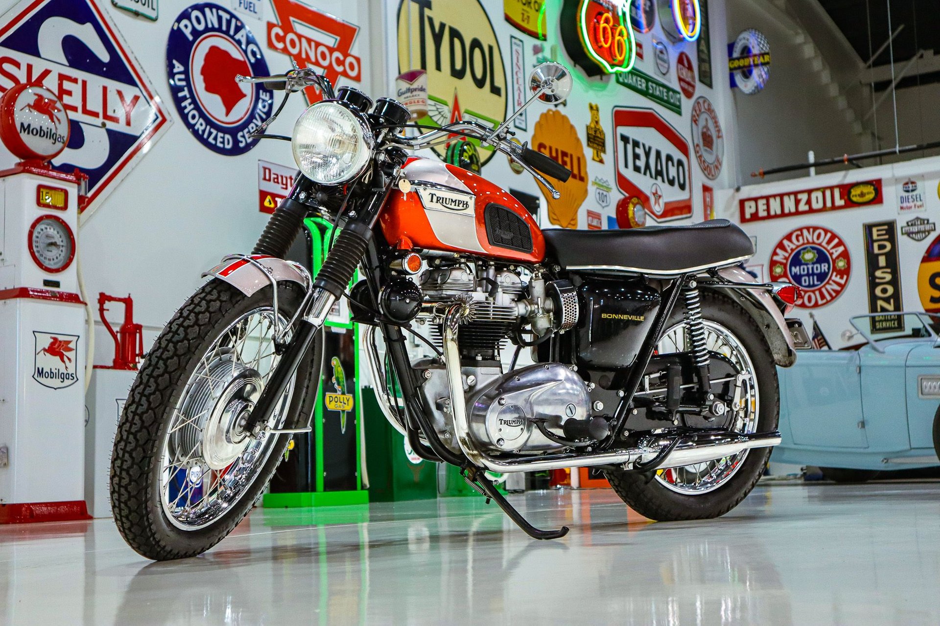 For Sale 1969 Triumph 650 BONNEVILLE T120R