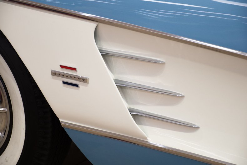 1961 chevrolet corvette 2x4bbl