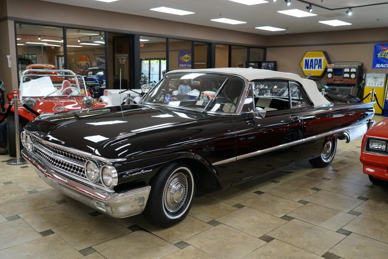 1961 ford galaxie sunliner