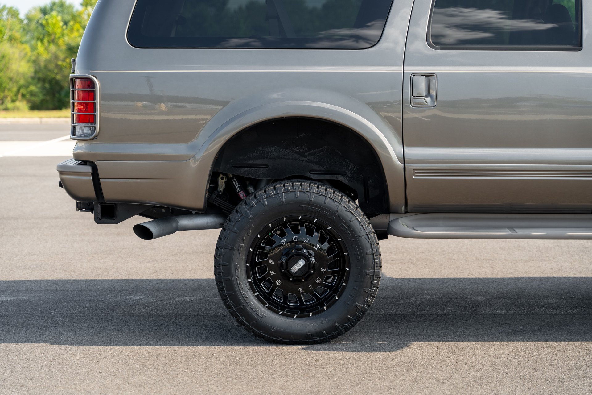 2004 Ford Excursion | King of Cars and Trucks