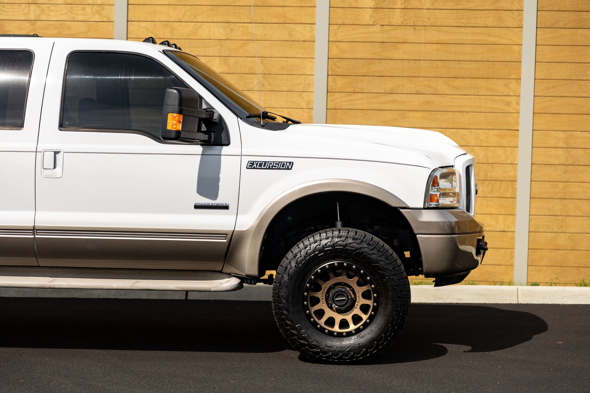 2005 Ford Excursion | King of Cars and Trucks