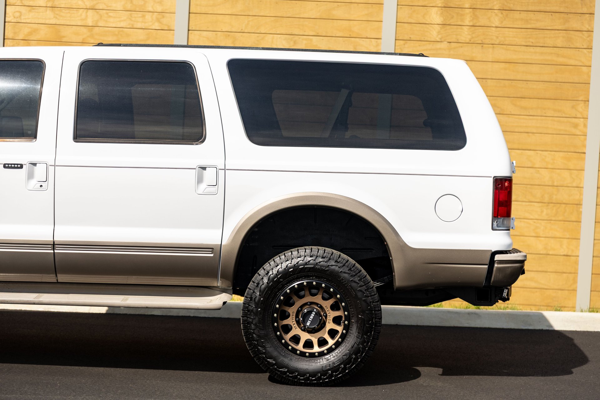 2005 Ford Excursion | King of Cars and Trucks