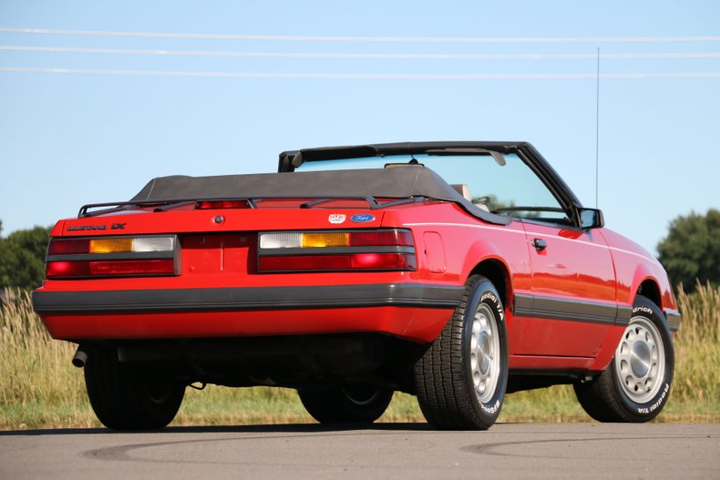 1986 Ford Mustang Convertible 9