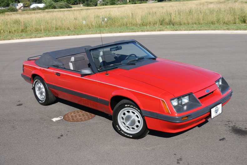1986 Ford Mustang Convertible 6