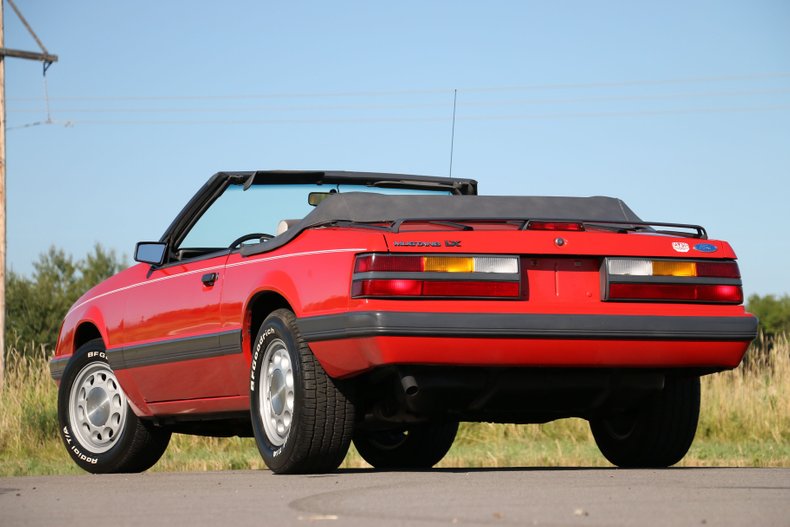 1986 Ford Mustang Convertible 10