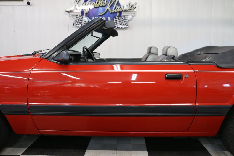 1986 Ford Mustang Convertible 19