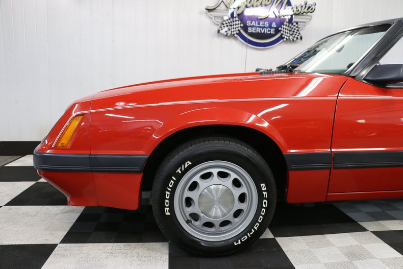 1986 Ford Mustang Convertible 18