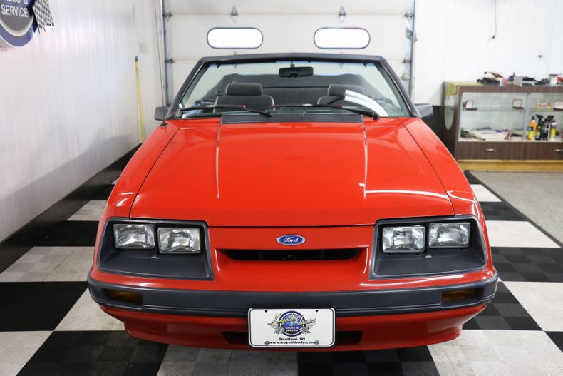 1986 Ford Mustang Convertible 16