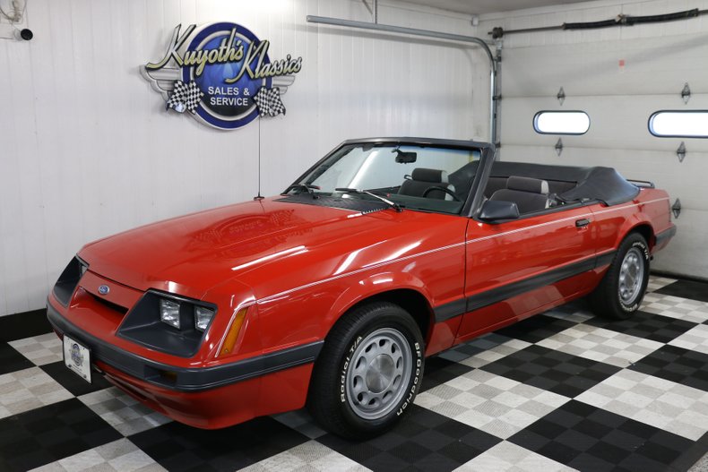 1986 Ford Mustang Convertible 15