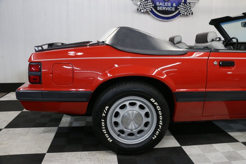 1986 Ford Mustang Convertible 46