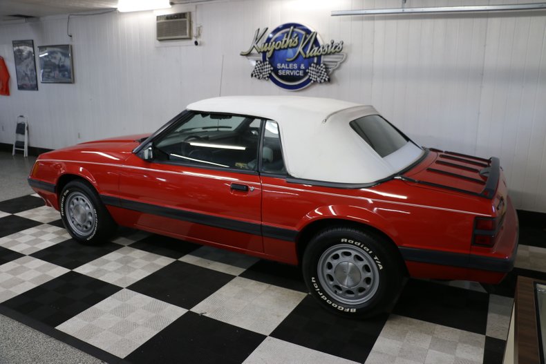 1986 Ford Mustang Convertible 60