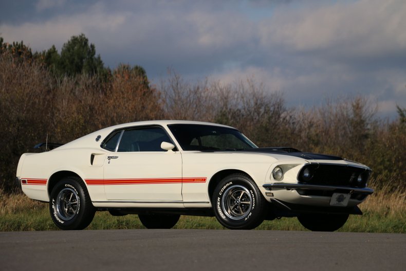 1969 Ford Mustang Fastback 2