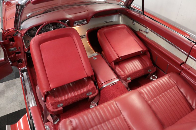 1962 Ford Thunderbird 33