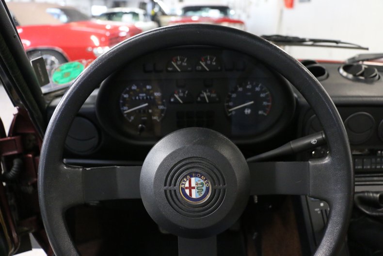 1989 Alfa Romeo Spider Veloce 25