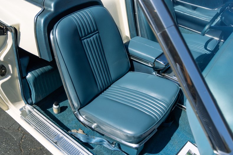 1964 Ford Thunderbird 264