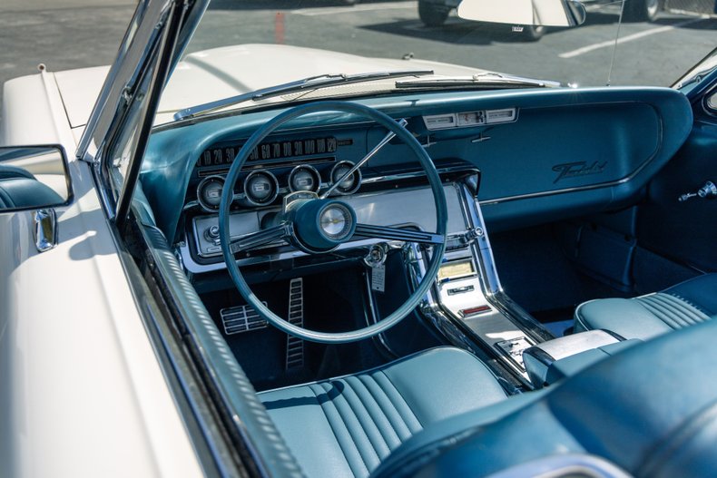 1964 Ford Thunderbird 262