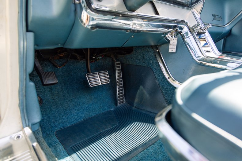 1964 Ford Thunderbird 260