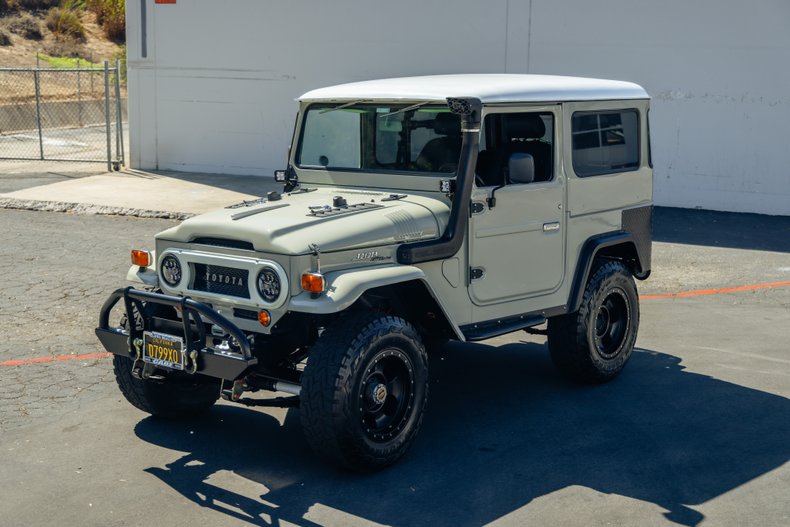 1969 Toyota FJ 40 3