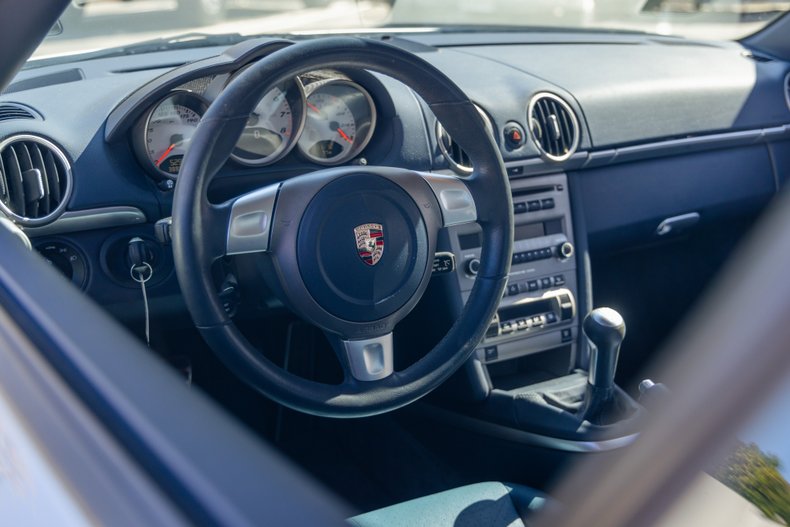 2006 Porsche Cayman S 39