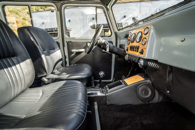1962 Willys Wagoneer 6