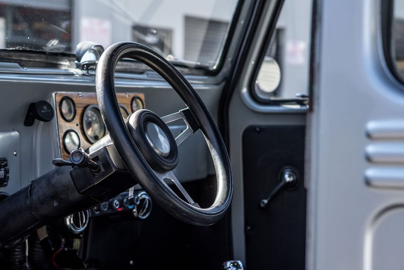 1962 Willys Wagoneer 74