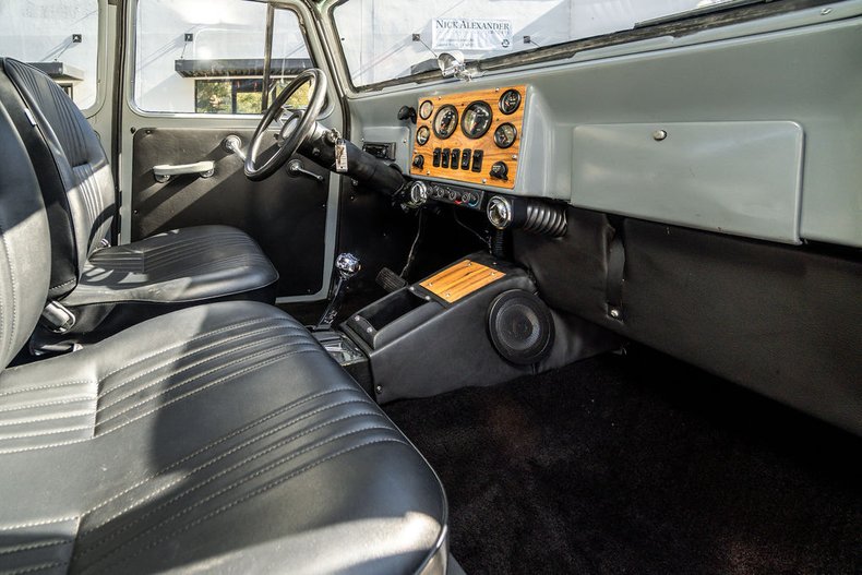 1962 Willys Wagoneer 85