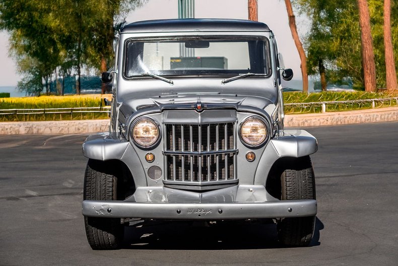 1962 Willys Wagoneer 38