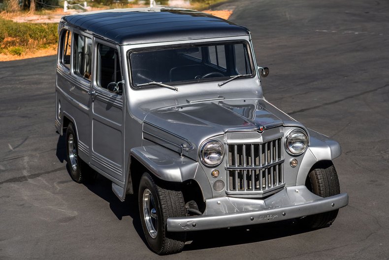 1962 Willys Wagoneer 24