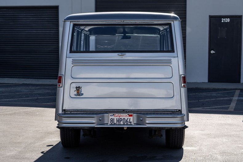 1962 Willys Wagoneer 22