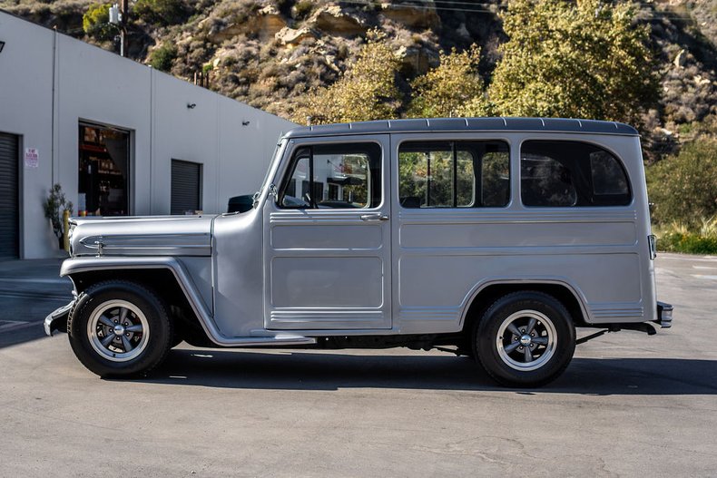 1962 Willys Wagoneer 21