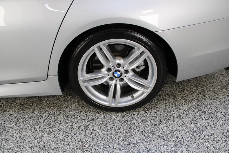 2016 BMW 550I 29