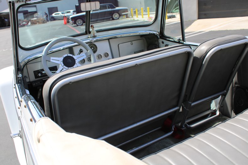 1949 Willys Jeepster 16
