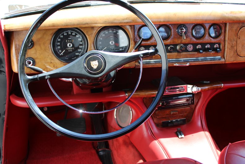1965 Jaguar Mark II 7