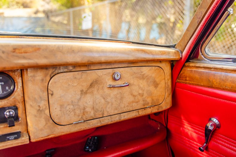 1965 Jaguar Mark II 28