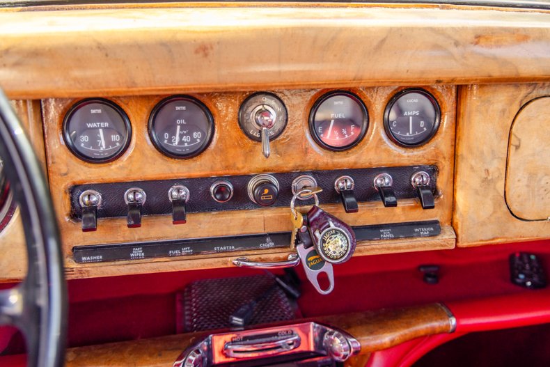 1965 Jaguar Mark II 26